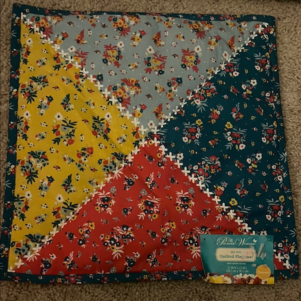 Pioneer Woman Quilted Placemat - Multicolor Floral